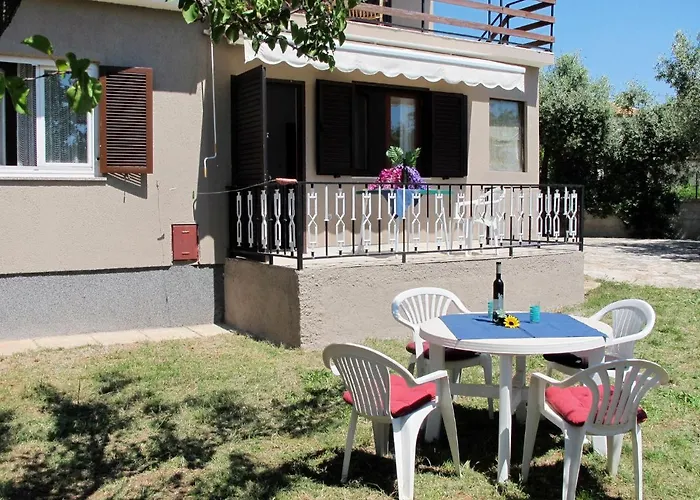Perkovic-1 By Interhome Medolino